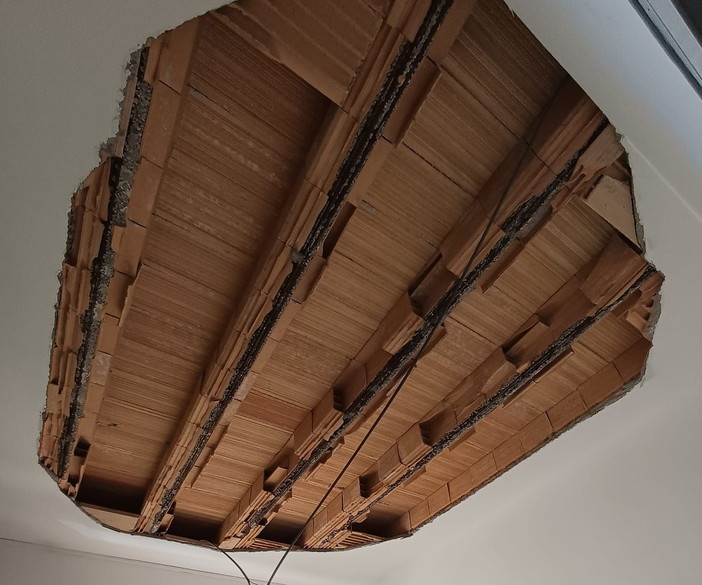 Imperia: crollo del soffitto negli uffici della Regione, Cgil "Campanello d’allarme su un tema affrontato con lentezza" Imperia: crollo del soffitto negli uffici della Regione, Cgil "Campanello d’allarme su un tema affrontato con lentezza"