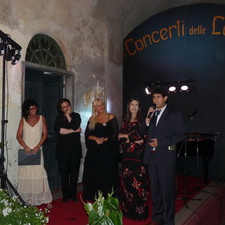 La premiazione di Claudia Koll La premiazione di Claudia Koll