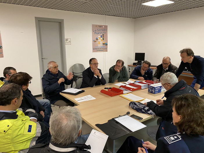 Sanremo: prima riunione del Coc questa sera al Palafiori in attesa dell'allerta 'ROSSA' di domani (Video) Sanremo: prima riunione del Coc questa sera al Palafiori in attesa dell'allerta 'ROSSA' di domani (Video)