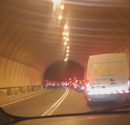 Ventimiglia: scattato il lock down 'light' in Francia ed ecco le prime lunghe code a Ponte San Ludovico (Foto)