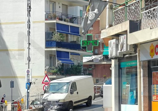 Caldo e afa stringono l’Imperiese: oggi e domani resta alto il disagio, possibili temporali sui rilievi provinciali Caldo e afa stringono l’Imperiese: oggi e domani resta alto il disagio, possibili temporali sui rilievi provinciali