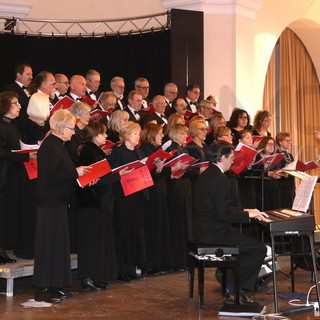 Bordighera: grande successo per il concerto del ‘Coro Filarmonico Musica Nova’ di Sanremo alla ex Chiesa Anglicana (foto &amp; video))