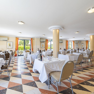 Castellaro Golf Resort, il Ristorante Andrea Doria. Castellaro Golf Resort, il Ristorante Andrea Doria.