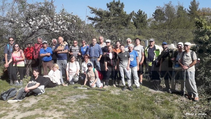 Domenica scorsa la 6a edizione della camminata transfrontaliera “Passi per ricordare” organizzata dall'Anpi (Foto)