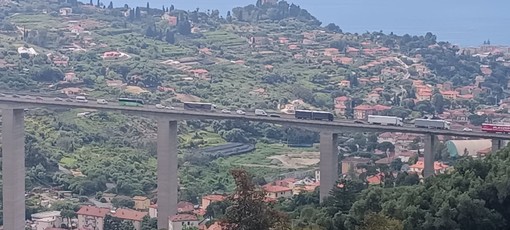 Autostrade, dal 2026 arriva il rimborso del pedaggio: una svolta attesa da chi vive l’incubo dei cantieri sulla A10 e A6 Autostrade, dal 2026 arriva il rimborso del pedaggio: una svolta attesa da chi vive l’incubo dei cantieri sulla A10 e A6