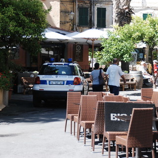Sanremo: primo 'giro di vite' dell'Amministrazione ai dehor 'ad elastico' della piazzetta della Movida
