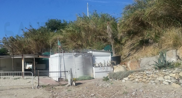 Sanremo: sopralluogo dell'Assessore Menozzi e dei nuovi gestori alla 'Cala degli Orsi' che non è stata aperta Sanremo: sopralluogo dell'Assessore Menozzi e dei nuovi gestori alla 'Cala degli Orsi' che non è stata aperta