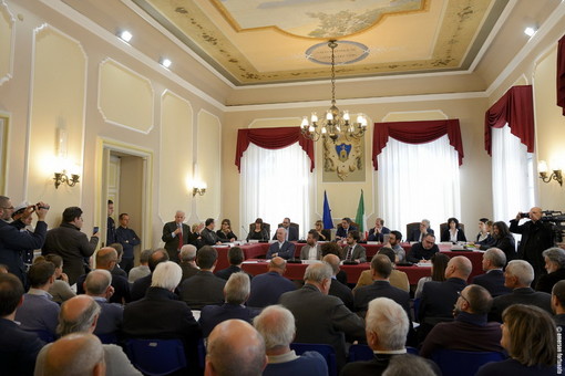 Tutto il Ponente Ligure si è ritrovato ad Alassio per parlare di infrastrutture e turismo (Foto) Tutto il Ponente Ligure si è ritrovato ad Alassio per parlare di infrastrutture e turismo (Foto)