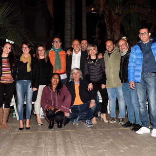 Elezioni Ospedaletti: il candidato sindaco Paolo Blancardi ha chiuso la campagna elettorale in piazza IV Novembre (Foto)