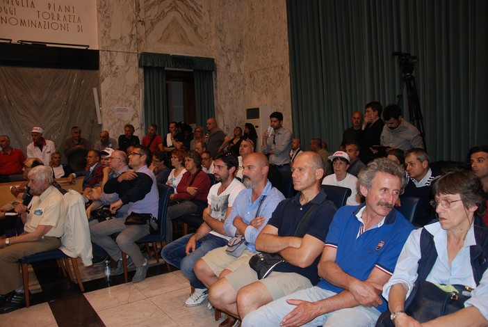 Imperia: il consiglio comunale boccia la variante alla porta del mare. Capacci: "Colussi, fai ciò che vuoi ma se non tuteli i lavoratori, questo punto non cambierà mai"