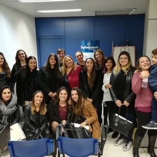 Sanremo: presso la Confartigianato la consegna dei diplomi di abilitazione a 13 nuove estetiste Sanremo: presso la Confartigianato la consegna dei diplomi di abilitazione a 13 nuove estetiste
