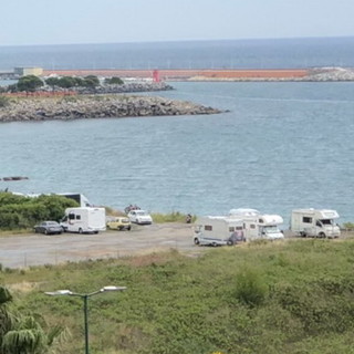 Imperia: molti camper già ieri nella zona di San Lazzaro, un lettore "Serve più regolamentazione" (Foto)