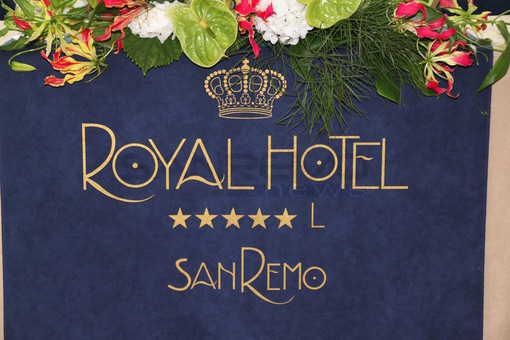 Sanremo: torna l'appuntamento con Folies Royal 2025, serie di appuntamenti e spettacoli a bordo piscina Sanremo: torna l'appuntamento con Folies Royal 2025, serie di appuntamenti e spettacoli a bordo piscina