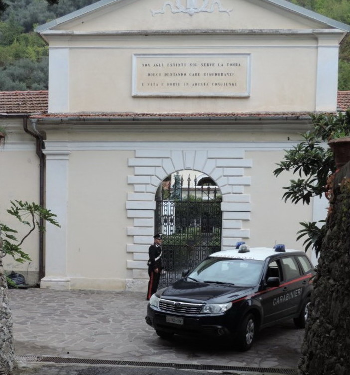 Furti di rame nei cimiteri di Pieve di Teco e Dolcedo: tre italiani denunciati dai Carabinieri Furti di rame nei cimiteri di Pieve di Teco e Dolcedo: tre italiani denunciati dai Carabinieri