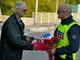 Dopo Parigi la solidarietà di un agente della Municipale di Sanremo alla frontiera di Ponte San Ludovico a Ventimiglia Dopo Parigi la solidarietà di un agente della Municipale di Sanremo alla frontiera di Ponte San Ludovico a Ventimiglia