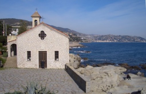 Bordighera: furto di elemosine alla chiesa di Sant'Ampelio, fermato un uomo con 35 euro