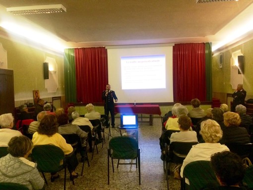 Sanremo: alla Parrocchia di San Siro incontro con i Carabinieri per la prevenzione delle truffe ai danni degli anziani (foto)