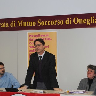 Imperia: ieri sera il coordinatore nazionale di SEL, Claudio Fava ad Imperia, bordate a Berlusconi, Dell'Utri e Cosentino