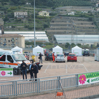 Drive through a Taggia: con l'arrivo del caldo ASL 1 valuta l'apertura serale per farsi vaccinare contro il Covid Drive through a Taggia: con l'arrivo del caldo ASL 1 valuta l'apertura serale per farsi vaccinare contro il Covid
