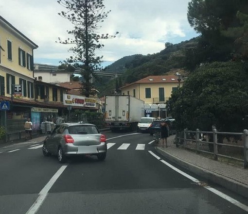 Ventimiglia: la frazione di Latte 'invasa' a tutte le ore, residenti esasperati chiedono una pattuglia fissa