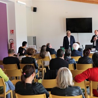 Presentata a Torino all’interno della prestigiosa Cascina Fossata la nuova guida dei Ristoranti della Tavolozza con tanti ospiti prestigiosi.