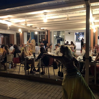 Imperia: un successo dopo l'altro per le 'Cene in Borgo' alla Marina, venerdì prossimo si replica (Foto) Imperia: un successo dopo l'altro per le 'Cene in Borgo' alla Marina, venerdì prossimo si replica (Foto)