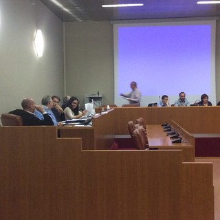 Sale giochi: via libera da quasi tutto il Consiglio di Ventimiglia al nuovo regolamento più stringente, fronte unito di maggioranza e minoranza sulla materia