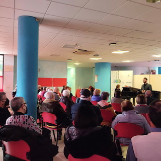 Vallecrosia: pubblico delle grandi occasioni ieri alla 'Polivalente' per il concerto di 'Primavera in Musica' Vallecrosia: pubblico delle grandi occasioni ieri alla 'Polivalente' per il concerto di 'Primavera in Musica'