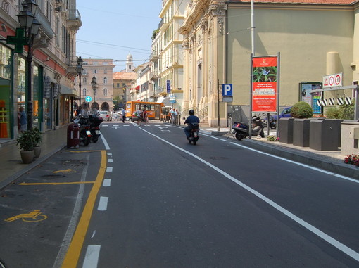 Sanremo: potatura dei platani in corso Garibaldi, nuova risposta del nostro lettore Sergio Sanremo: potatura dei platani in corso Garibaldi, nuova risposta del nostro lettore Sergio