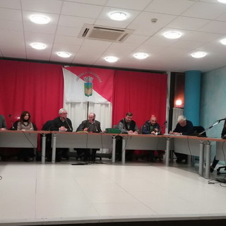 Vallecrosia: pregiudiziale sul Puc, il Sindaco dice no e l'opposizione abbandona l'aula del Consiglio