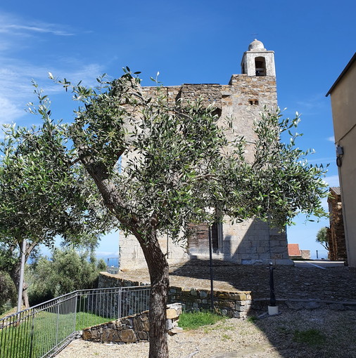 Giovedì in cammino da Costarainera a Lingueglietta con la guida escursionistica e guida parco Marina Caramellino