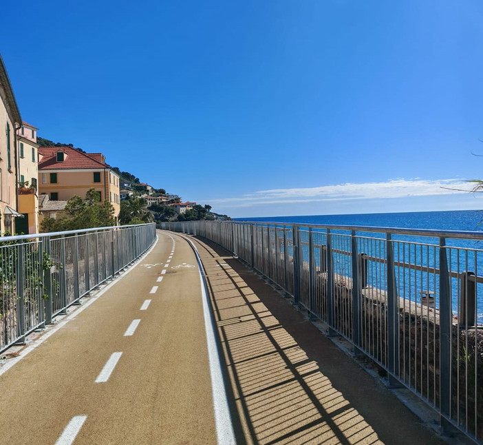 Ciclovia Tirrenica del Golfo Dianese inaugurata tra Diano Marina, Cervo e San Bartolomeo: entro il 22 giugno pronto il collegamento con Imperia