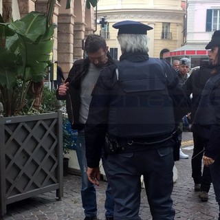 #Festival2017: in pieno svolgimento i servizi anti terrorismo, in via Matteotti metal detector e perquisizioni all'ingresso (Foto e Video) #Festival2017: in pieno svolgimento i servizi anti terrorismo, in via Matteotti metal detector e perquisizioni all'ingresso (Foto e Video)