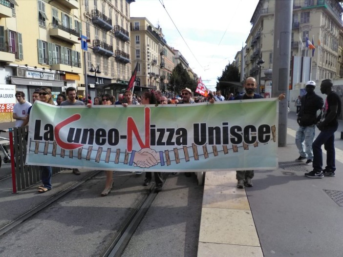 “Pensavano di prenderci per sfinimento, non ce l’hanno fatta”: cinque anni fa venivano ridotte le corse della Cuneo-Nizza “Pensavano di prenderci per sfinimento, non ce l’hanno fatta”: cinque anni fa venivano ridotte le corse della Cuneo-Nizza