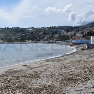 Sanremo: spiaggia incustodita da tempo, accordo tra Comune e Bagni Matuzia per la gestione della 'Foce Ponente' Sanremo: spiaggia incustodita da tempo, accordo tra Comune e Bagni Matuzia per la gestione della 'Foce Ponente'