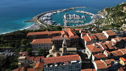 Cala del Forte si conferma porto d'eccellenza anche per l’ambiente: arriva la terza Bandiera Blu consecutiva