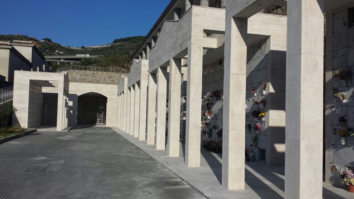 Imperia: dopo la diffida ad adempiere del Comune all'impresa costruttrice, portati a termine i lavori di messa in sicurezza del cimitero di Oneglia Imperia: dopo la diffida ad adempiere del Comune all'impresa costruttrice, portati a termine i lavori di messa in sicurezza del cimitero di Oneglia
