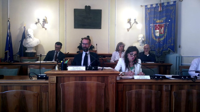 Caso Rivieracqua in Provincia: rinviata la pratica, Natta "I sindaci del Golfo Dianese vogliono vederci chiaro" (Video) Caso Rivieracqua in Provincia: rinviata la pratica, Natta "I sindaci del Golfo Dianese vogliono vederci chiaro" (Video)