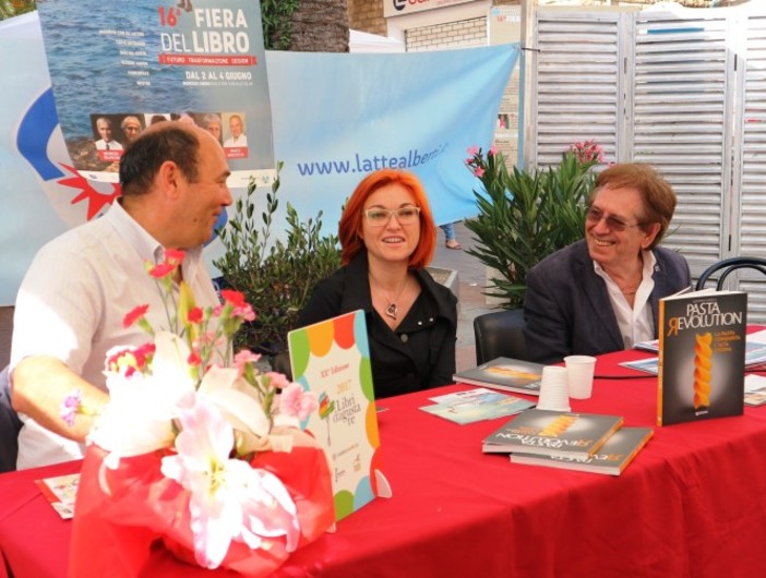 Fiera del Libro di Imperia: chiusura col botto per Eleonora Cozzella e i Libri da Gustare Fiera del Libro di Imperia: chiusura col botto per Eleonora Cozzella e i Libri da Gustare