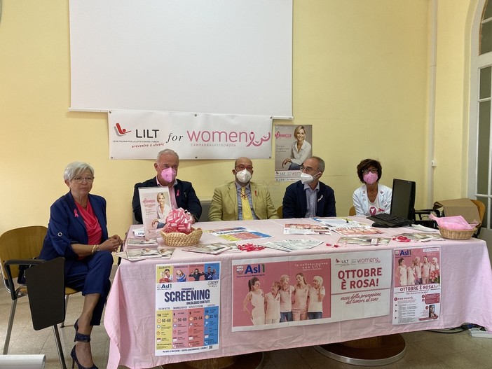 Mese rosa della prevenzione: domenica quattro equipaggi femminili lo porteranno anche nel Coastal Rowing Mese rosa della prevenzione: domenica quattro equipaggi femminili lo porteranno anche nel Coastal Rowing