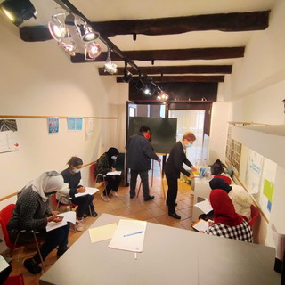 Pieve di Teco: terminato il corso di alfabetizzazione per stranieri organizzato dall'Acli Pieve di Teco: terminato il corso di alfabetizzazione per stranieri organizzato dall'Acli