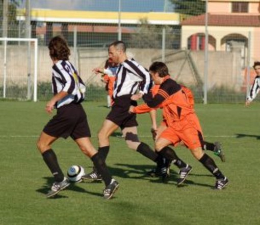 Calcio amatori: risultati e classifica del campionato Over 40, al comando i Bordigotti