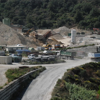 Taggia: fumata bianca per la riunione a 'Colli', lo smaltimento dei rifiuti provinciale è per ora salvo