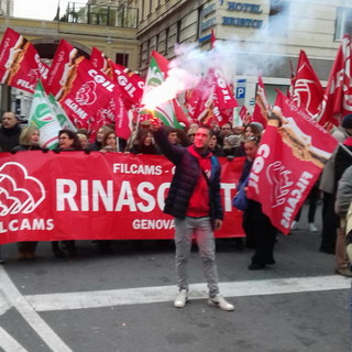 Genova: anche una delegazione della Filcams Cgil da Imperia allo sciopero della 'Grande distribuzione' Genova: anche una delegazione della Filcams Cgil da Imperia allo sciopero della 'Grande distribuzione'