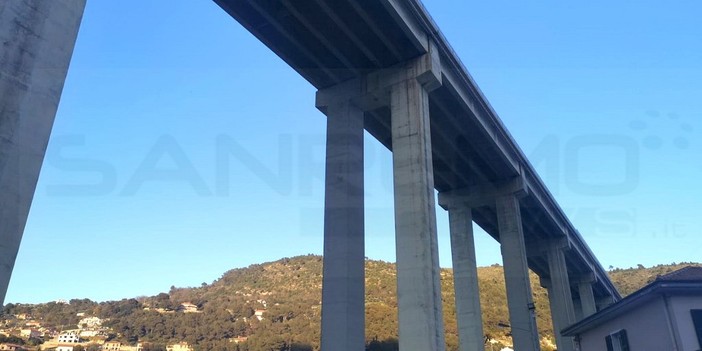 Camporosso: nessun problema strutturale al viadotto della A10, riaperta in serata via Braie (Foto) Camporosso: nessun problema strutturale al viadotto della A10, riaperta in serata via Braie (Foto)