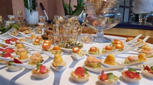 I Fiori di Raverabio e le bollicine di Cuvage conquistano Monaco grazie alla chef Paola Chiolini