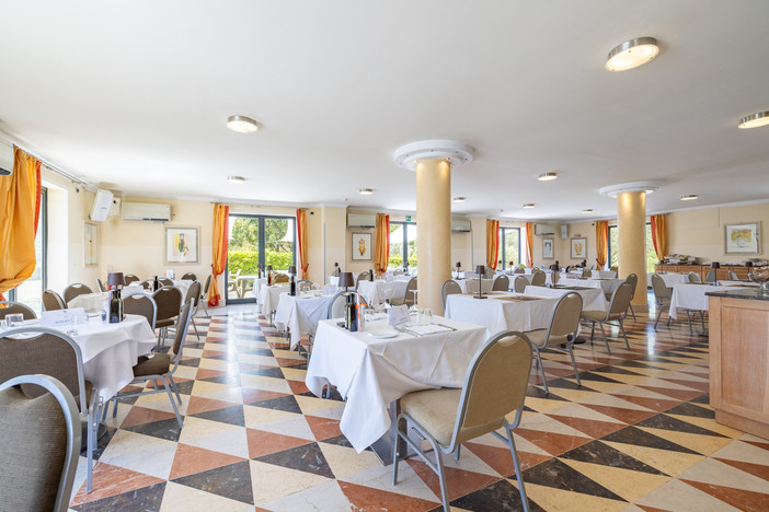 Castellaro Golf Resort, il Ristorante Andrea Doria. Castellaro Golf Resort, il Ristorante Andrea Doria.