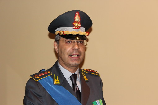 Imperia: questa mattina la cerimonia di avvicendamento per il nuovo comandante Col. Giovanni Battaglia Imperia: questa mattina la cerimonia di avvicendamento per il nuovo comandante Col. Giovanni Battaglia