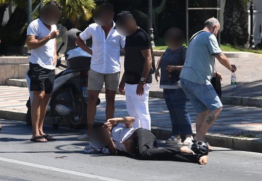 Sanremo: cade da solo con il monopattino in corso Imperatrice, 60enne portato in ospedale Sanremo: cade da solo con il monopattino in corso Imperatrice, 60enne portato in ospedale