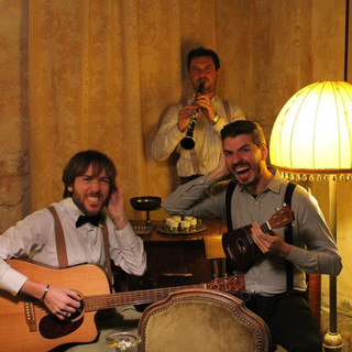 Sanremo: ultimo “concertini di mezzodì” in piazza Borea d’Olmo, da Lodi arriva la “Classe degli Asini”